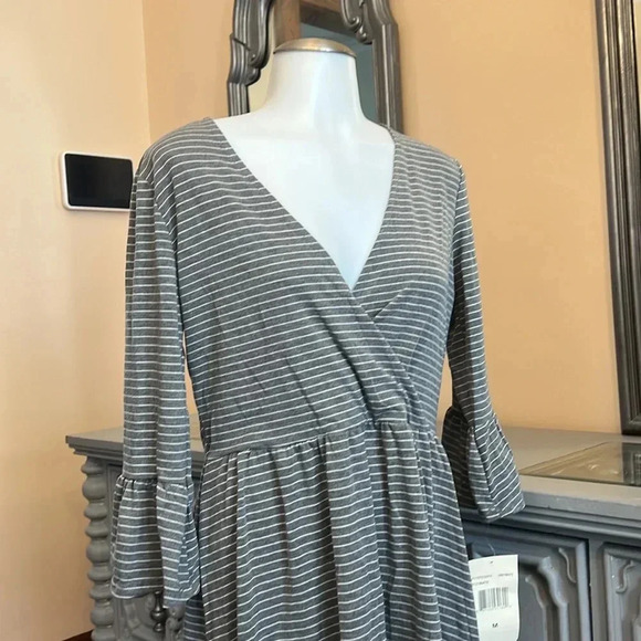 Eyeshadow Gray Striped Long Sleeve Dress - Picture 3 of 11